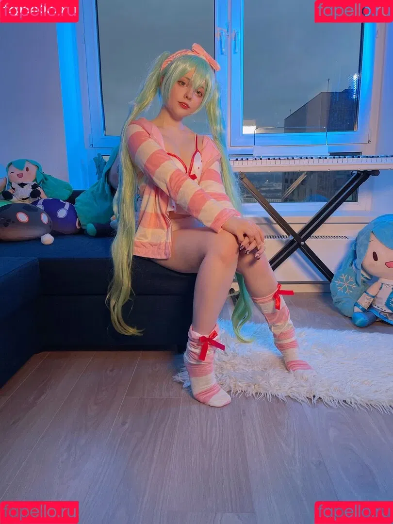 Saya Scarlet Onlyfans Photo Gallery 