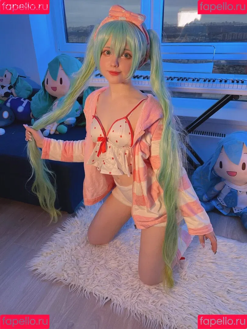 Saya Scarlet Onlyfans Photo Gallery 