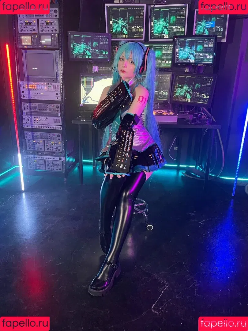 Saya Scarlet Onlyfans Photo Gallery 