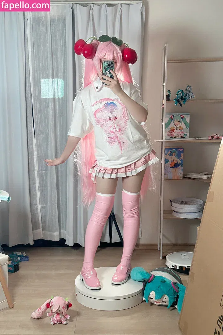 Saya Scarlet Onlyfans Photo Gallery 