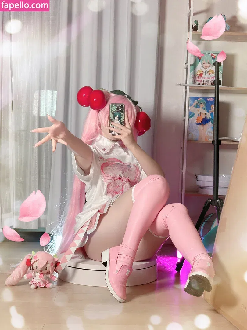 Saya Scarlet Onlyfans Photo Gallery 