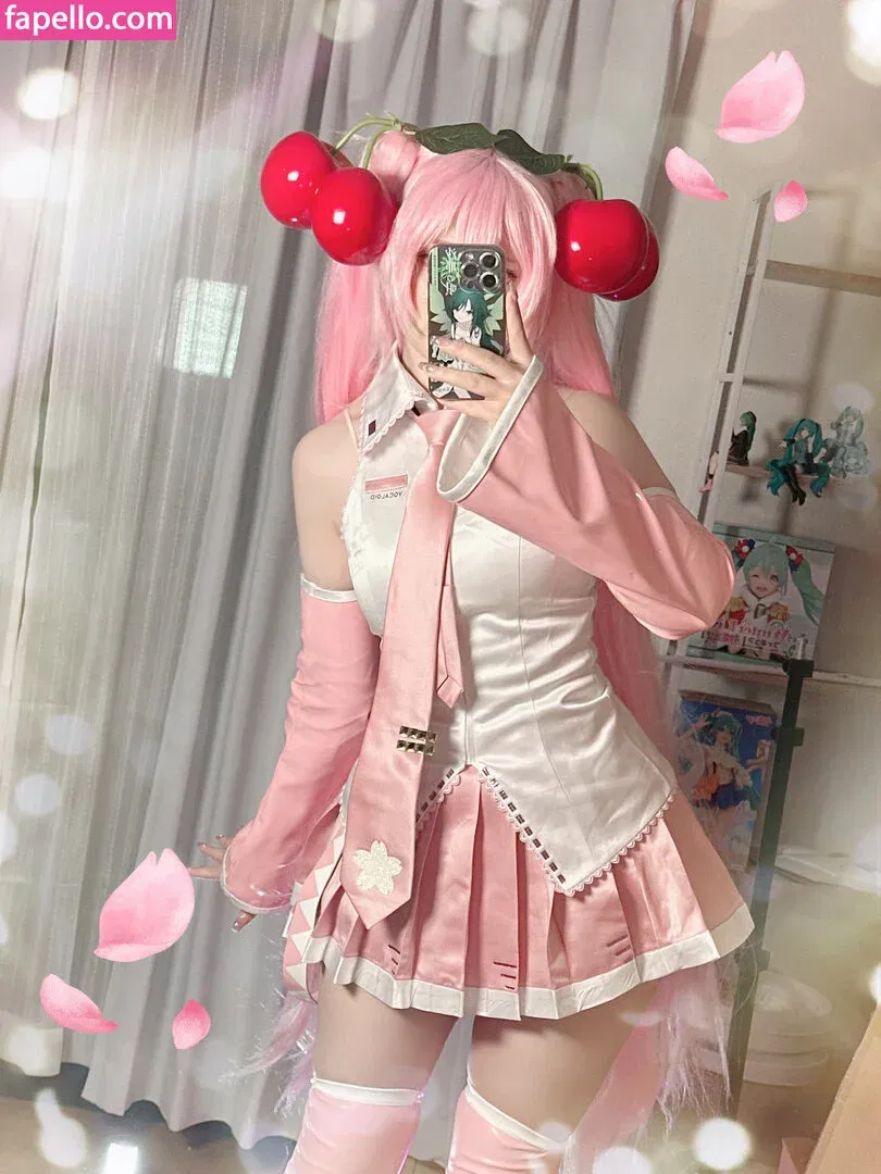 Saya Scarlet Onlyfans Photo Gallery 