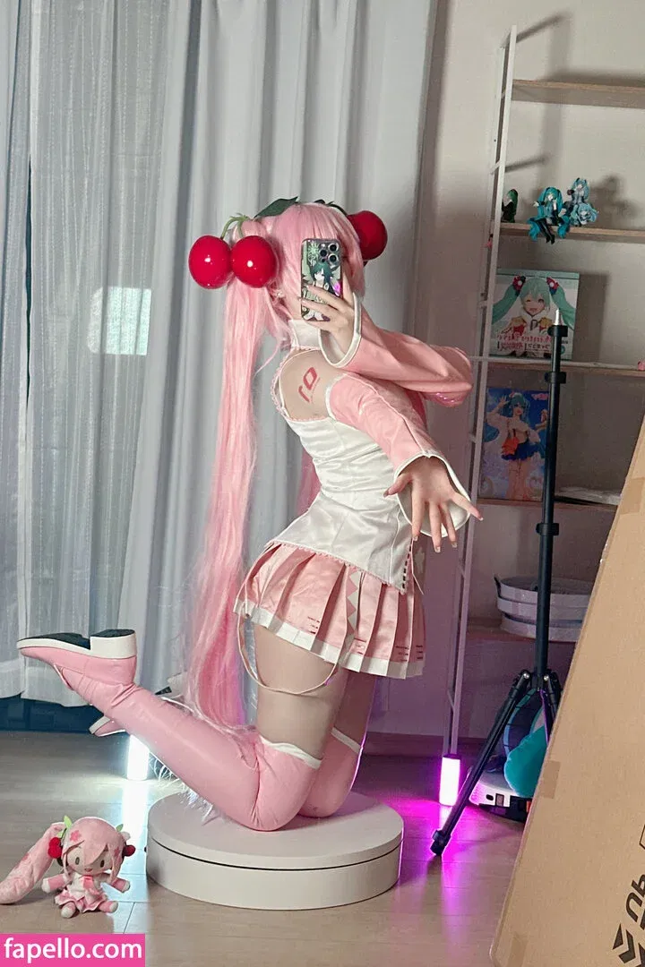 Saya Scarlet Onlyfans Photo Gallery 