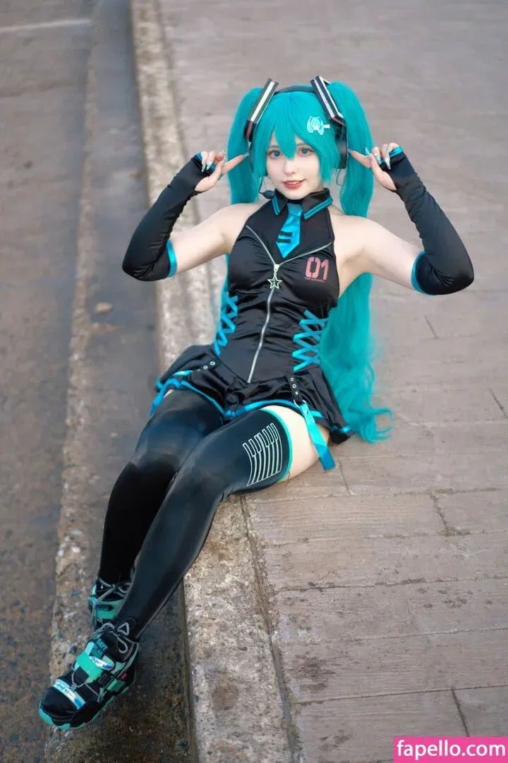 Saya Scarlet Onlyfans Photo Gallery 