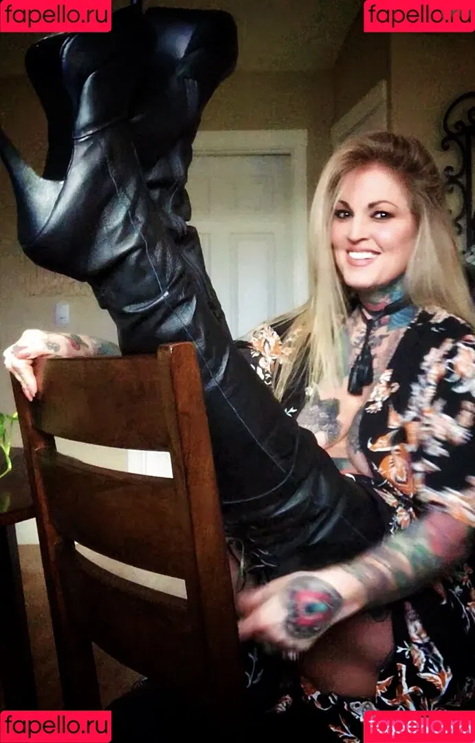 janine Onlyfans Photo Gallery 