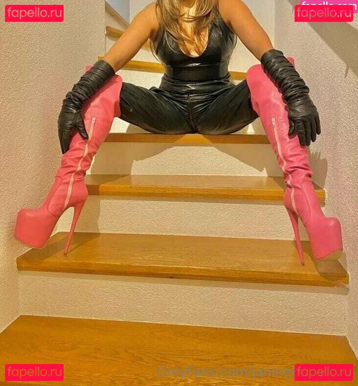 janine Onlyfans Photo Gallery 