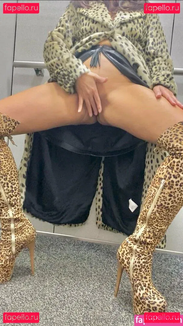 janine Onlyfans Photo Gallery 