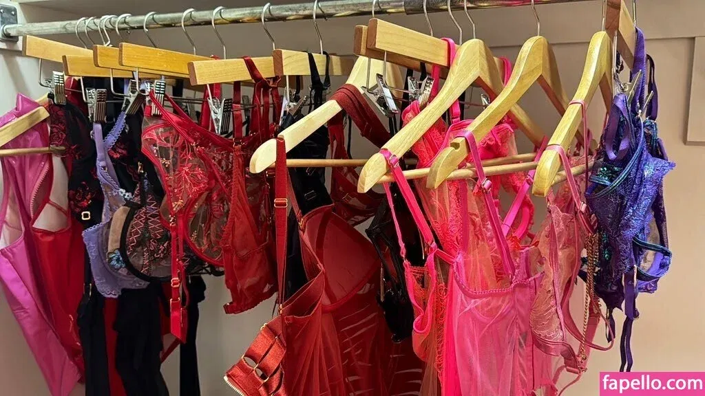 goddessnikkikit Onlyfans Photo Gallery 