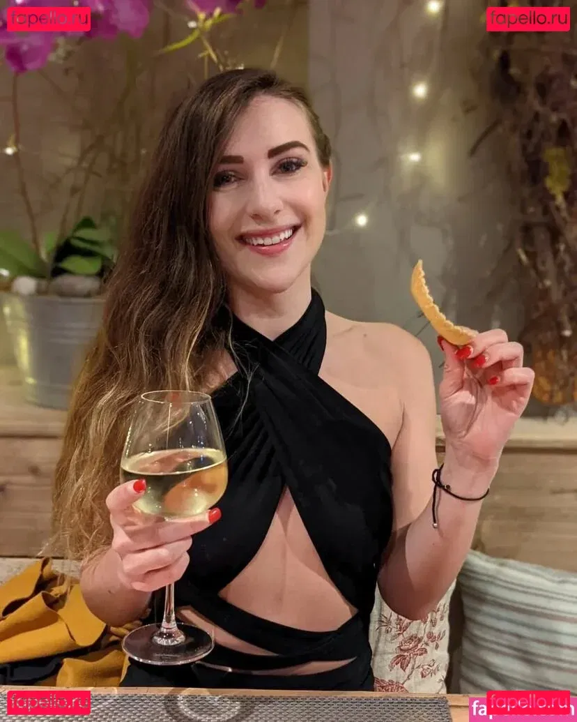 Saskia And Sasha Onlyfans Photo Gallery 