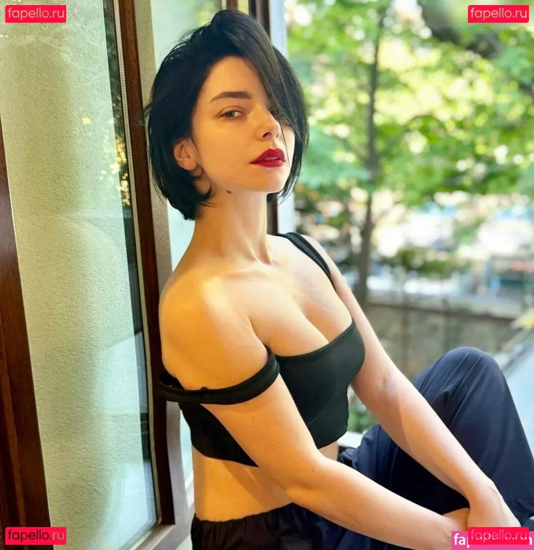 Merve Bolugur Onlyfans Photo Gallery 