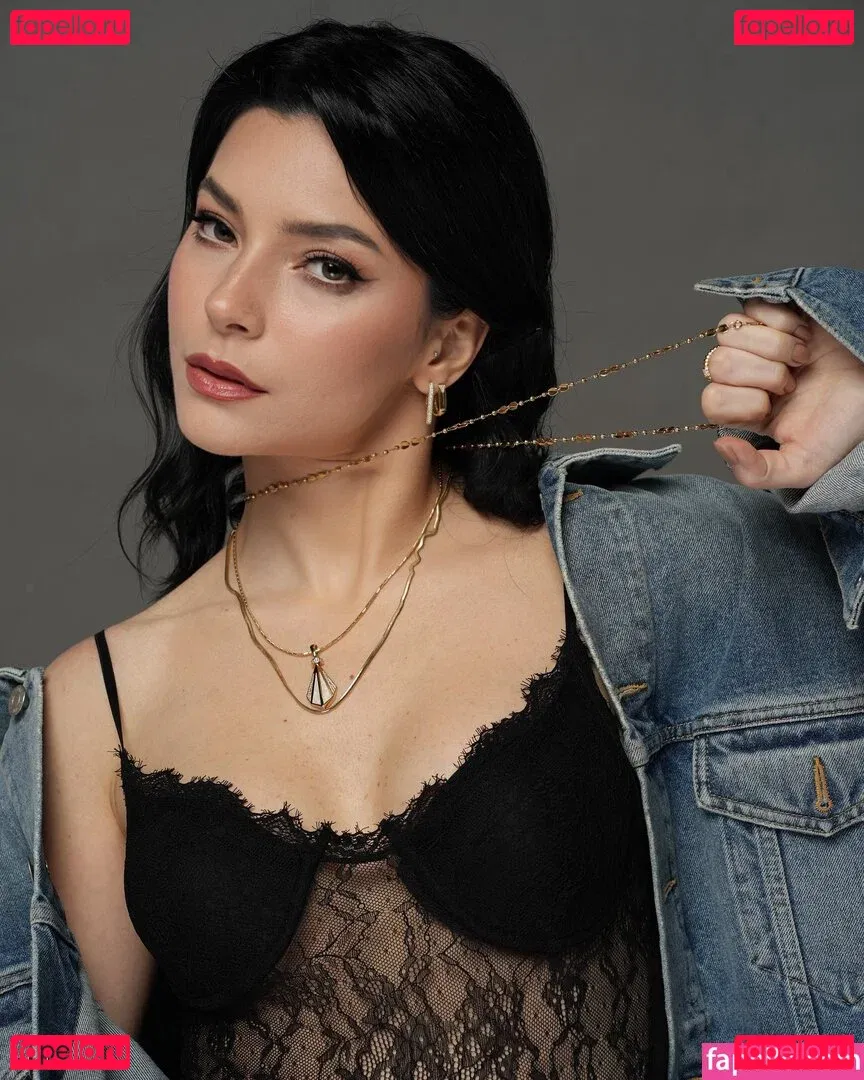 Merve Bolugur Onlyfans Photo Gallery 