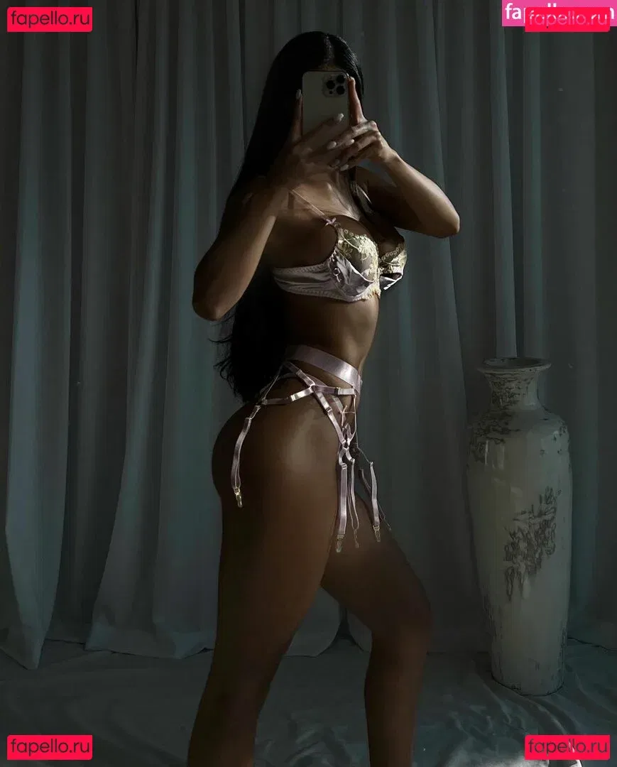 gold.gypsy Onlyfans Photo Gallery 