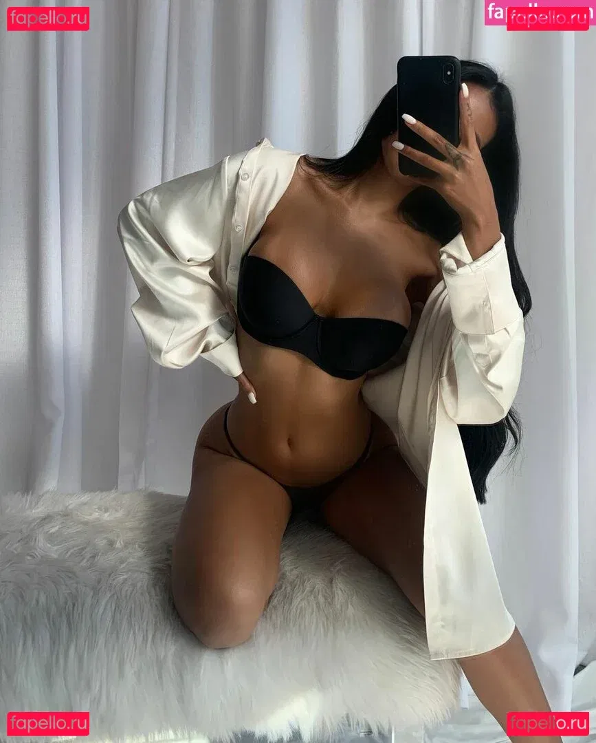 gold.gypsy Onlyfans Photo Gallery 