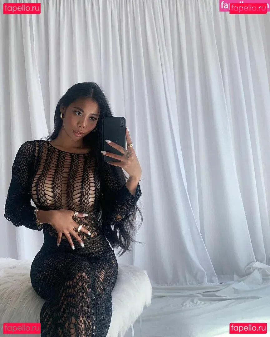 gold.gypsy Onlyfans Photo Gallery 