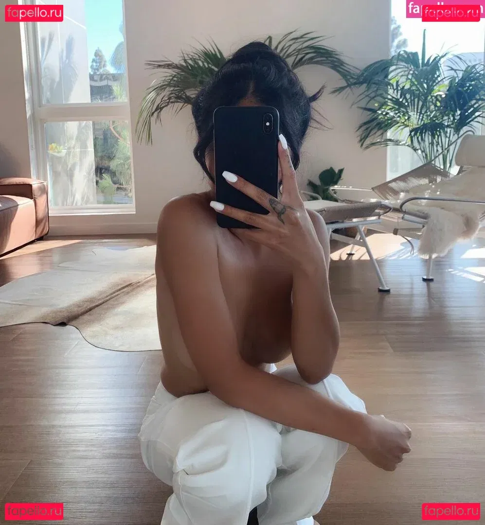 gold.gypsy Onlyfans Photo Gallery 