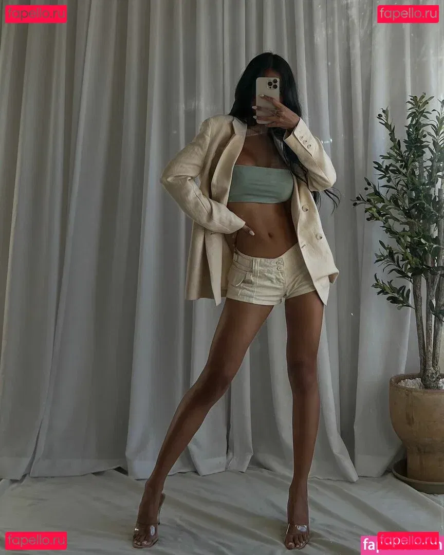 gold.gypsy Onlyfans Photo Gallery 