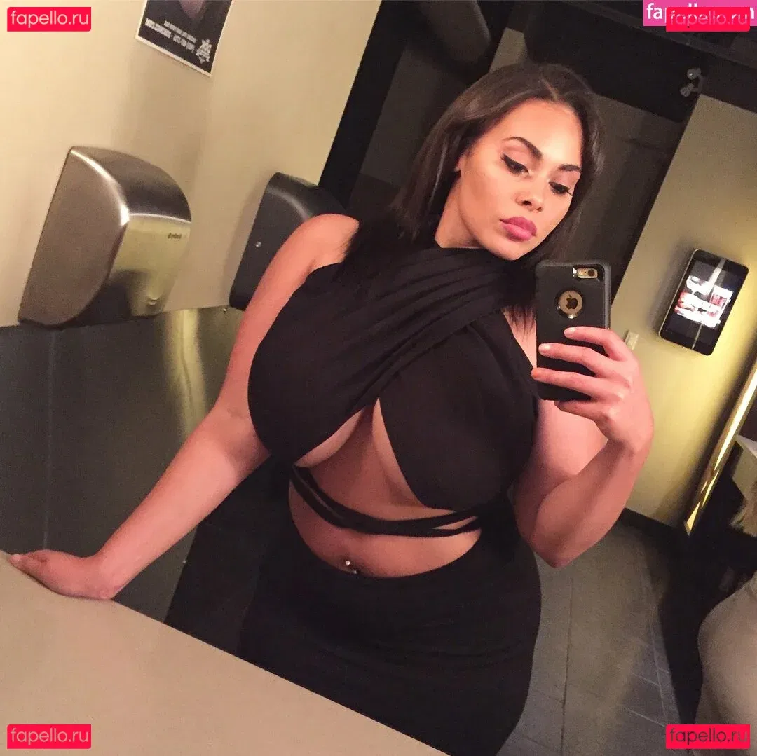 qweeniesw0rld Onlyfans Photo Gallery 