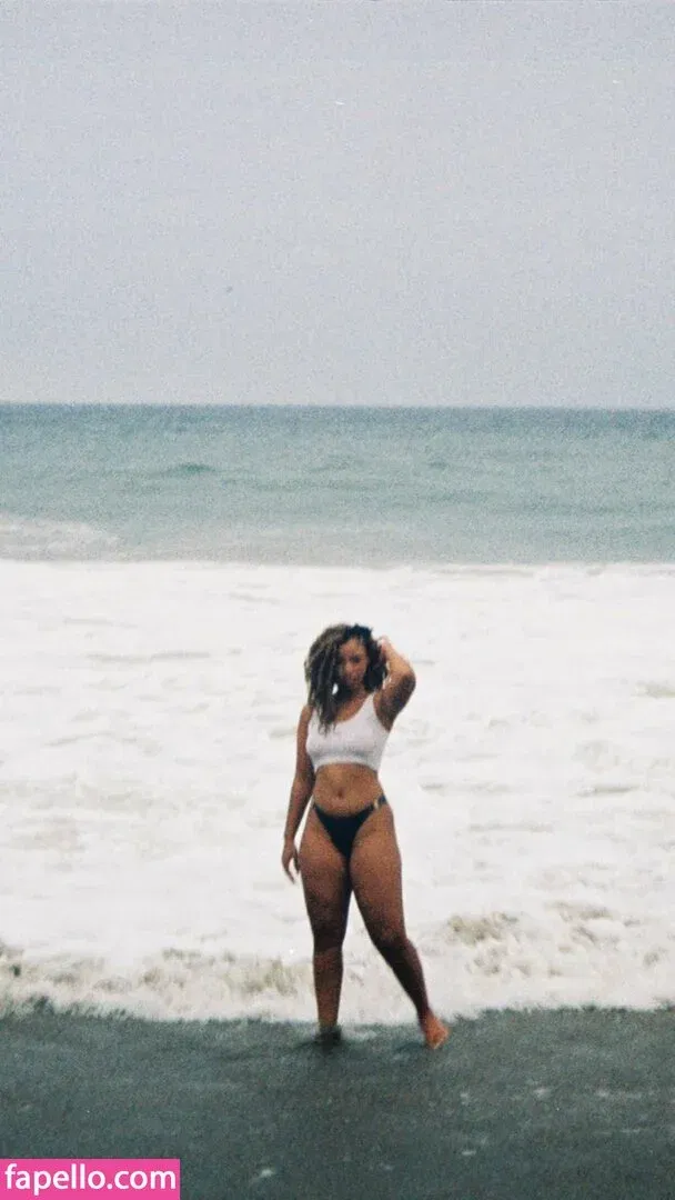 Chloe Bailey Onlyfans Photo Gallery 