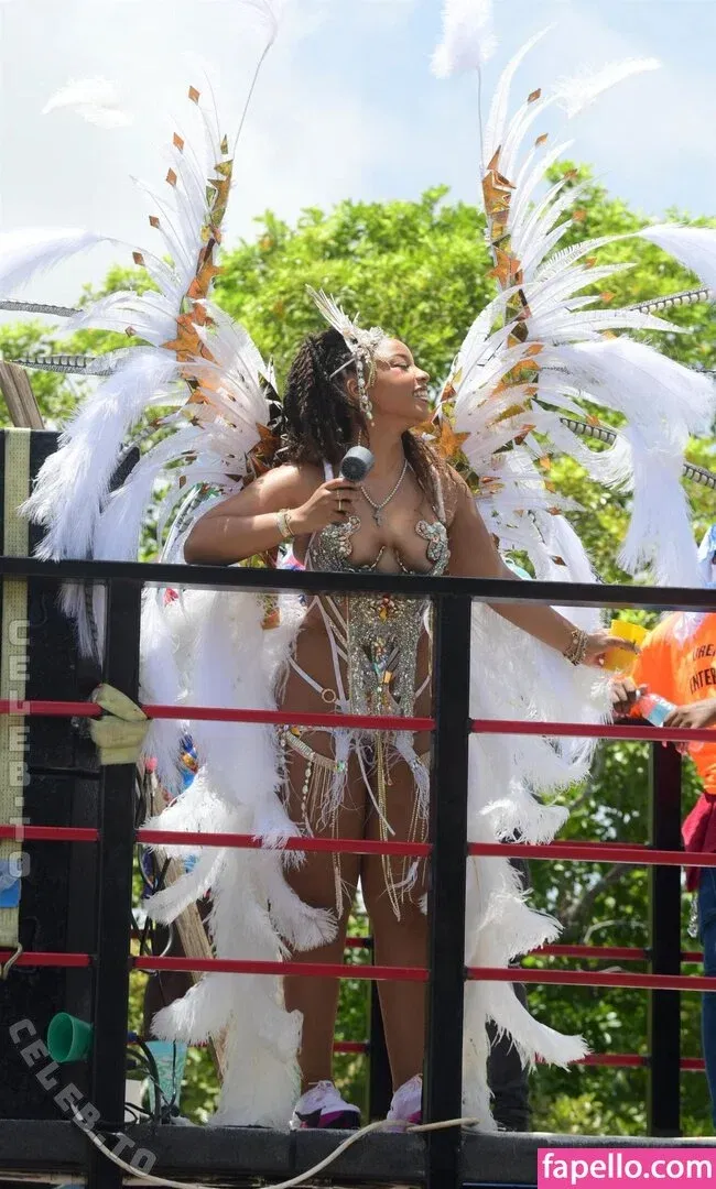 Chloe Bailey Onlyfans Photo Gallery 