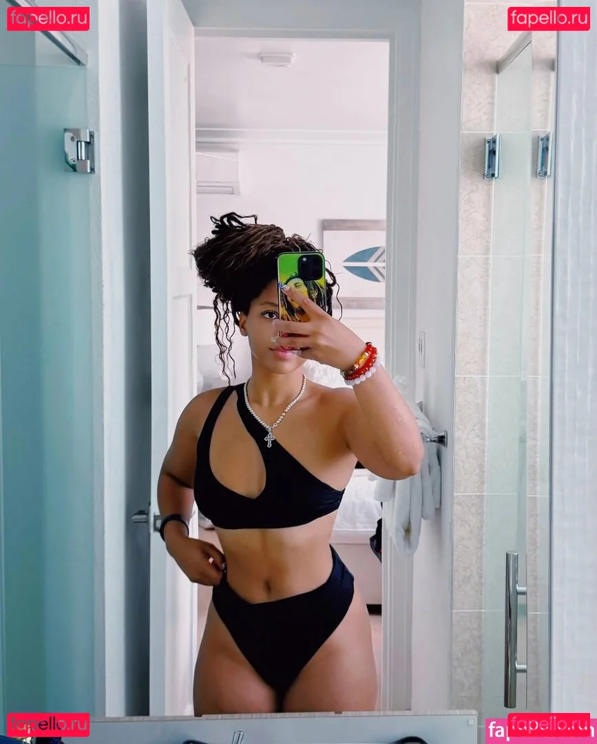 Chloe Bailey Onlyfans Photo Gallery 