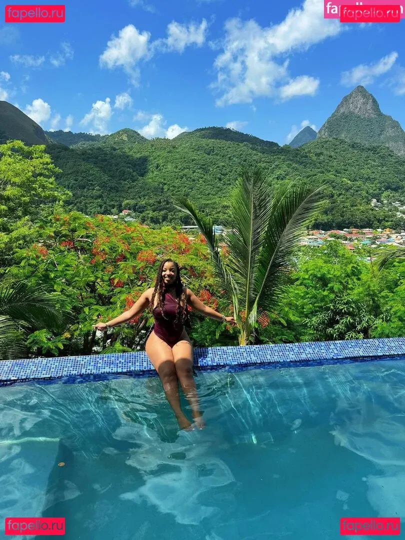 Chloe Bailey Onlyfans Photo Gallery 