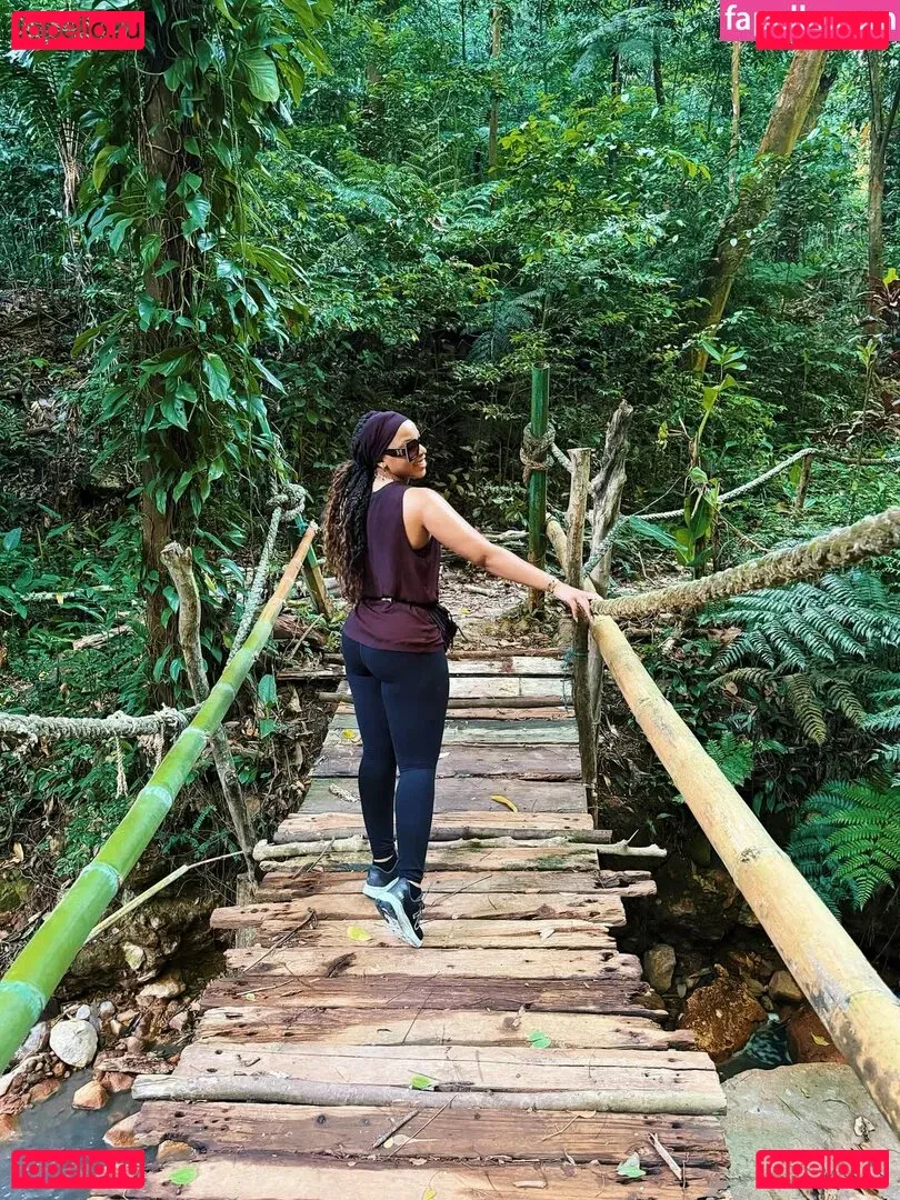 Chloe Bailey Onlyfans Photo Gallery 