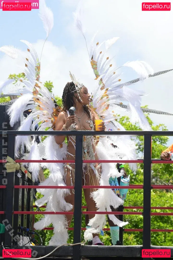 Chloe Bailey Onlyfans Photo Gallery 