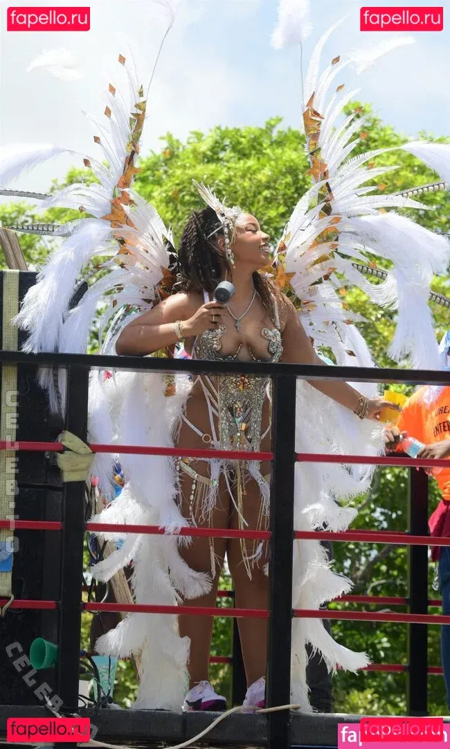 Chloe Bailey Onlyfans Photo Gallery 