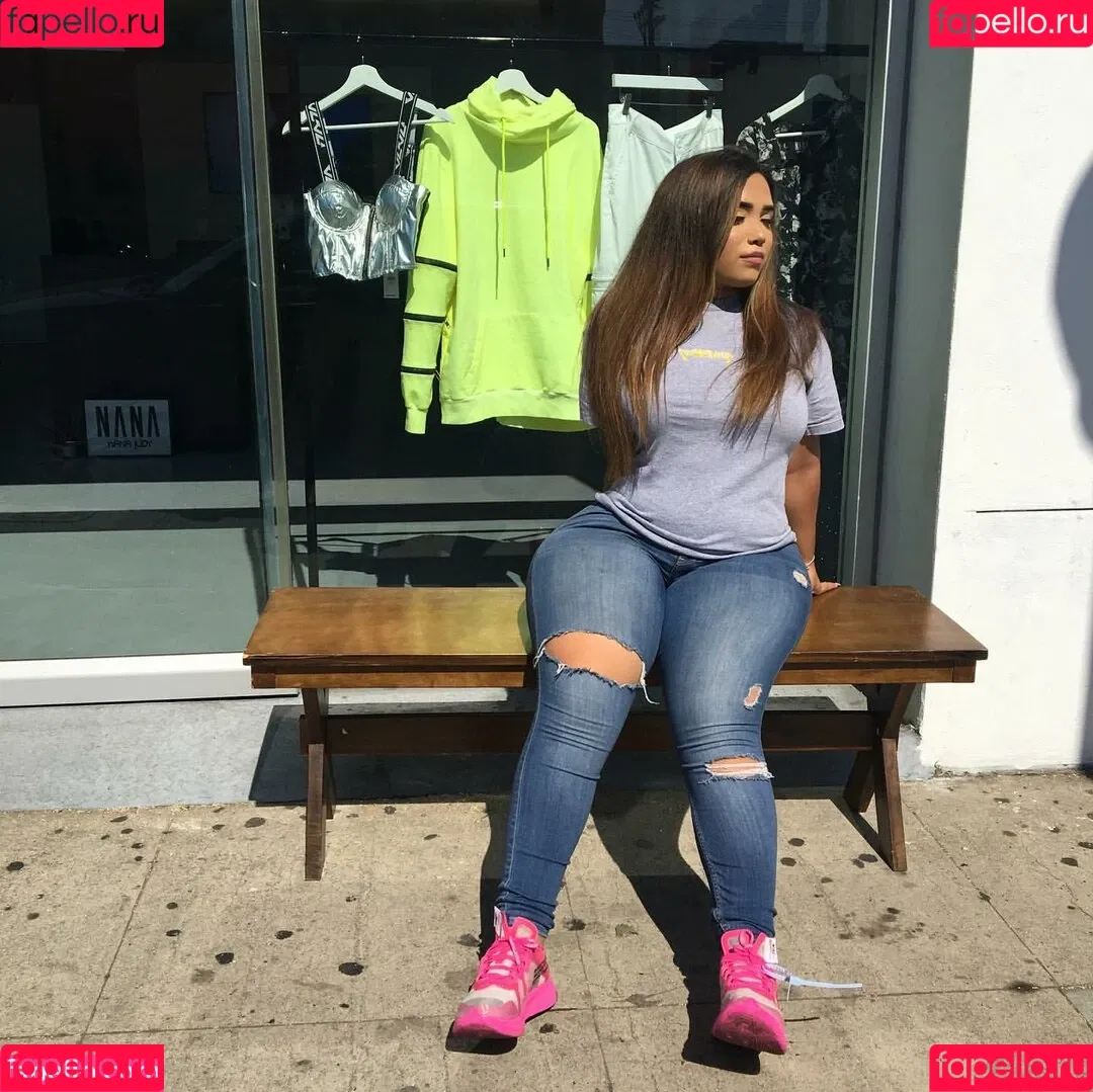 Jenessa Onlyfans Photo Gallery 