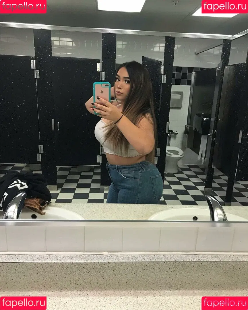 Jenessa Onlyfans Photo Gallery 