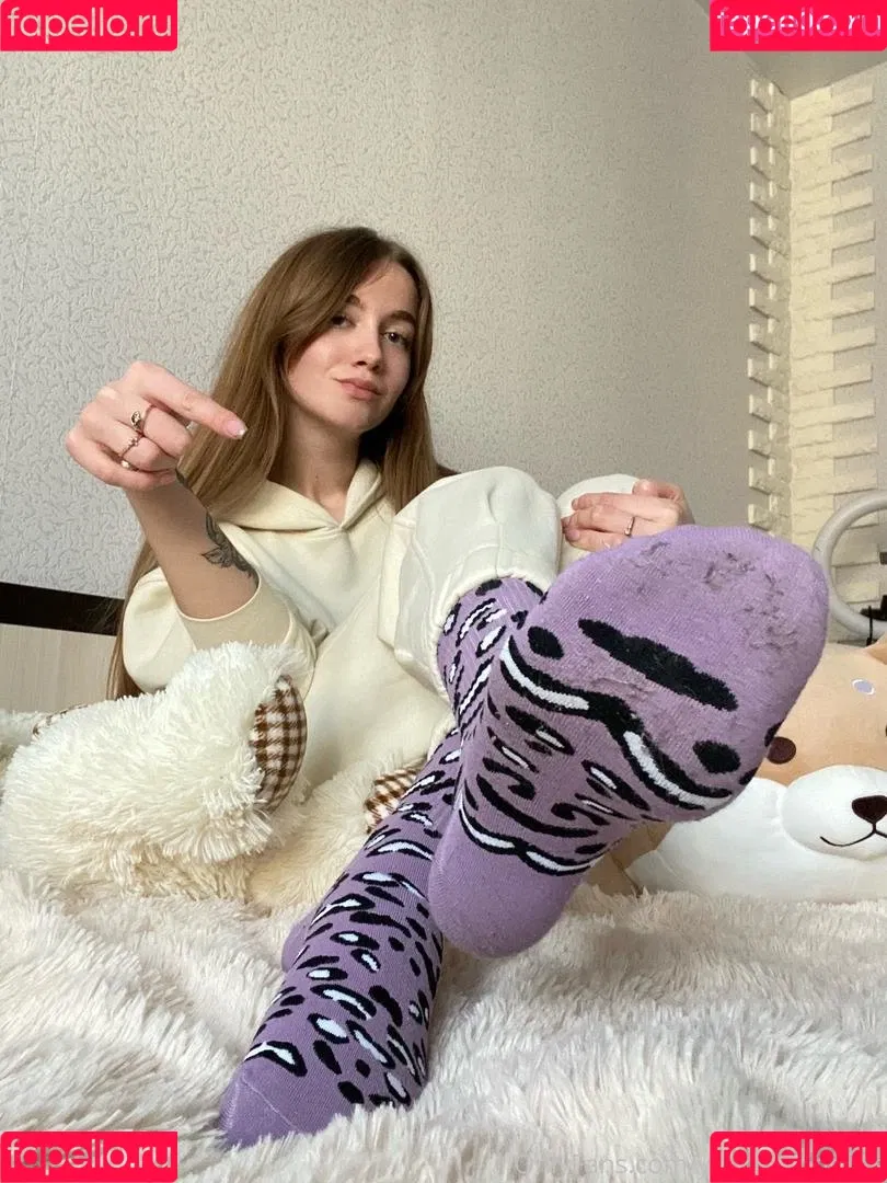 young-goddess Onlyfans Photo Gallery 