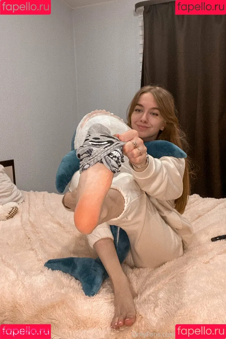 young-goddess Onlyfans Photo Gallery 