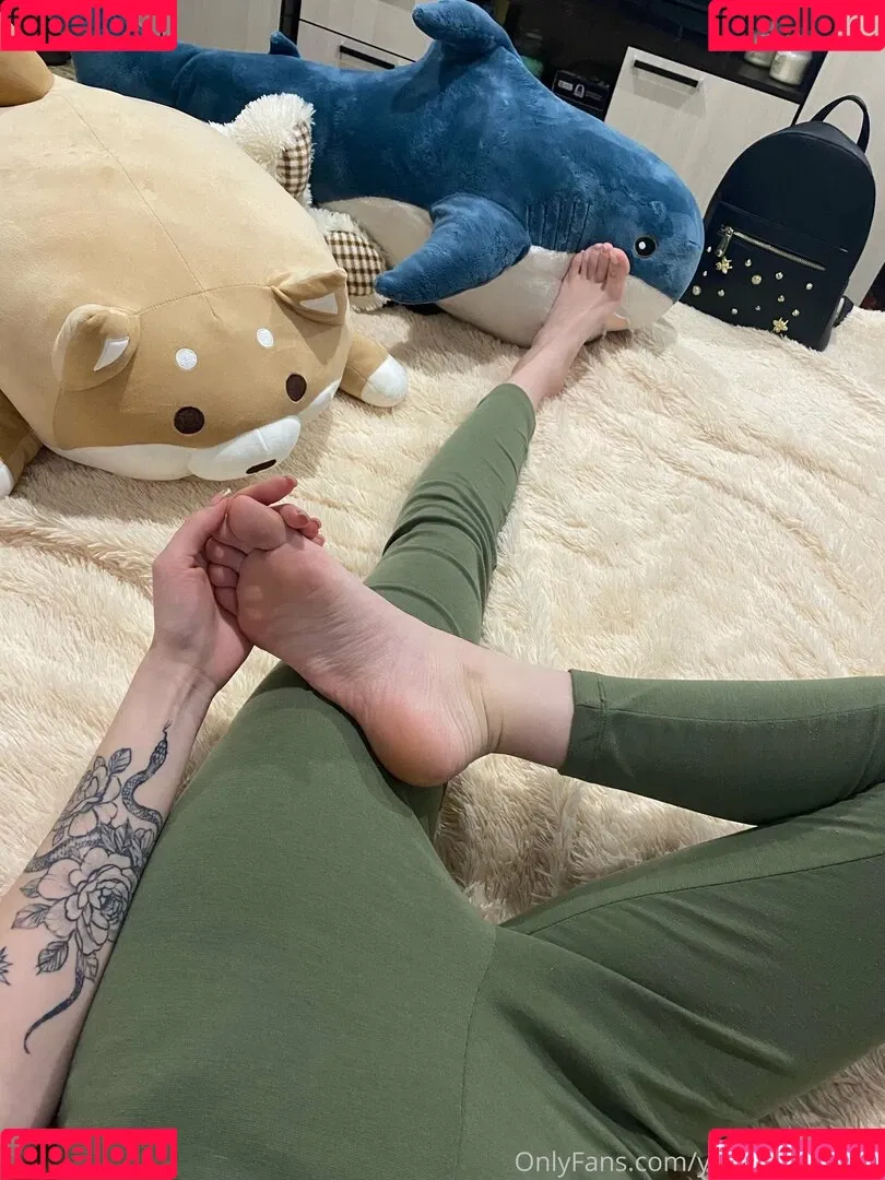 young-goddess Onlyfans Photo Gallery 
