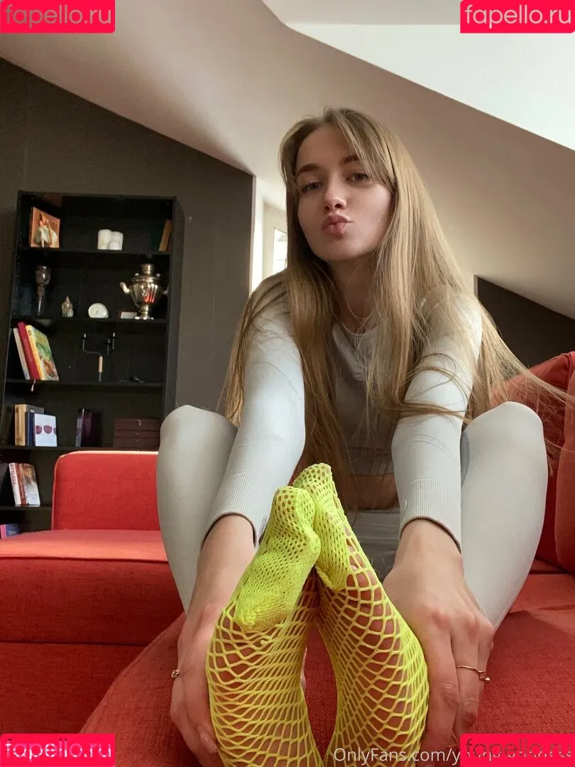 young-goddess Onlyfans Photo Gallery 
