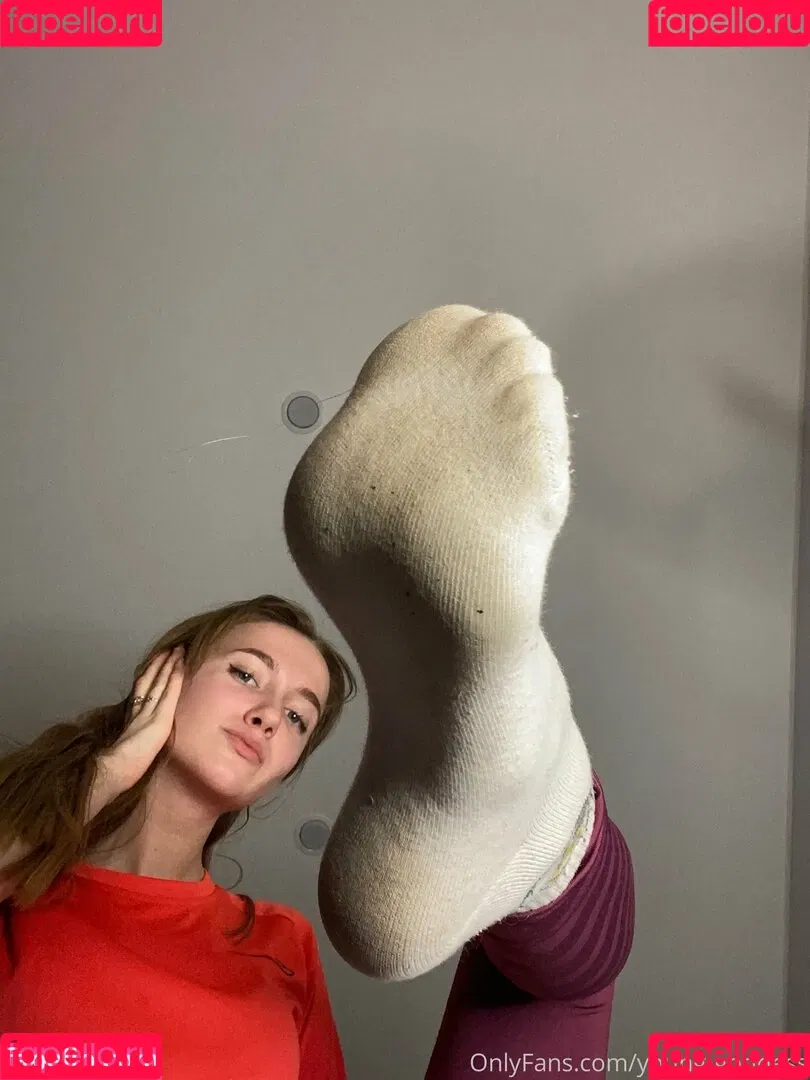 young-goddess Onlyfans Photo Gallery 
