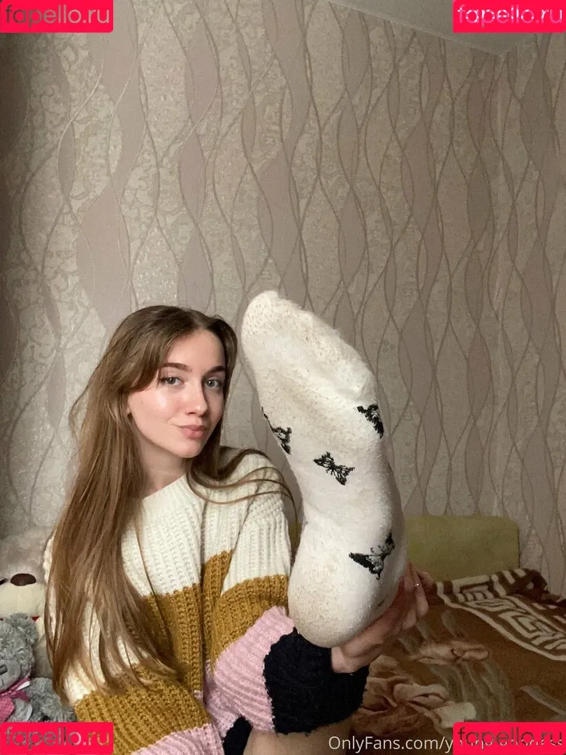 young-goddess Onlyfans Photo Gallery 