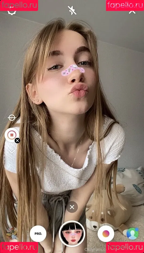 young-goddess Onlyfans Photo Gallery 