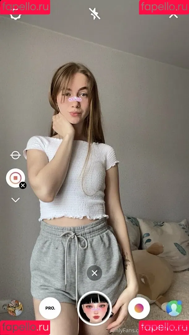 young-goddess Onlyfans Photo Gallery 