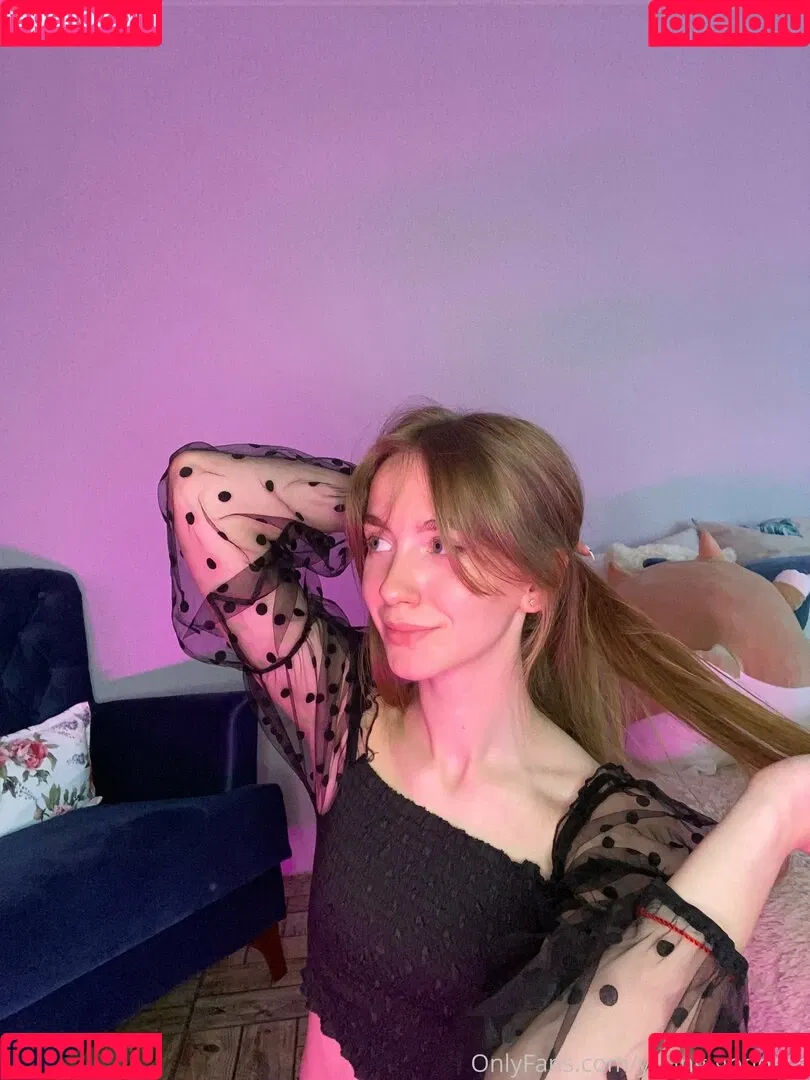 young-goddess Onlyfans Photo Gallery 