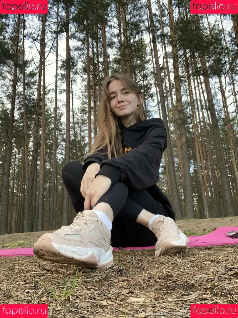 young-goddess Onlyfans Photo Gallery 