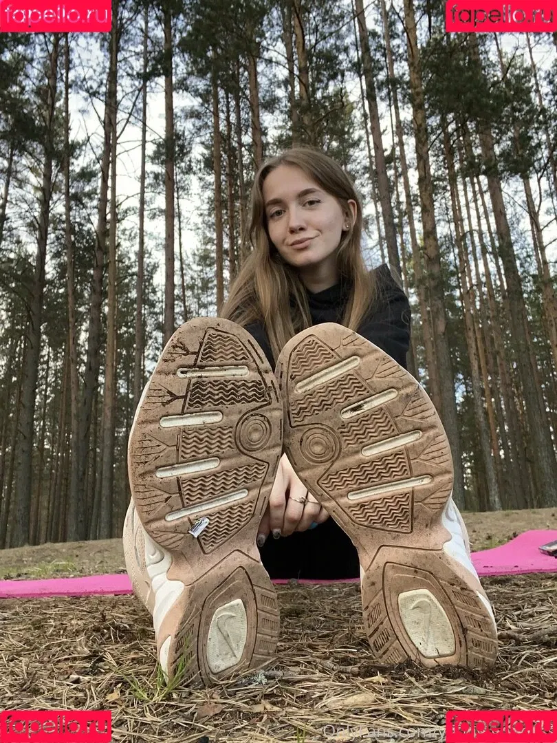 young-goddess Onlyfans Photo Gallery 
