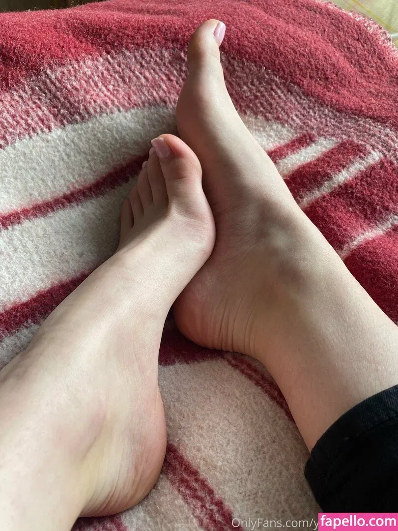 young-goddess Onlyfans Photo Gallery 