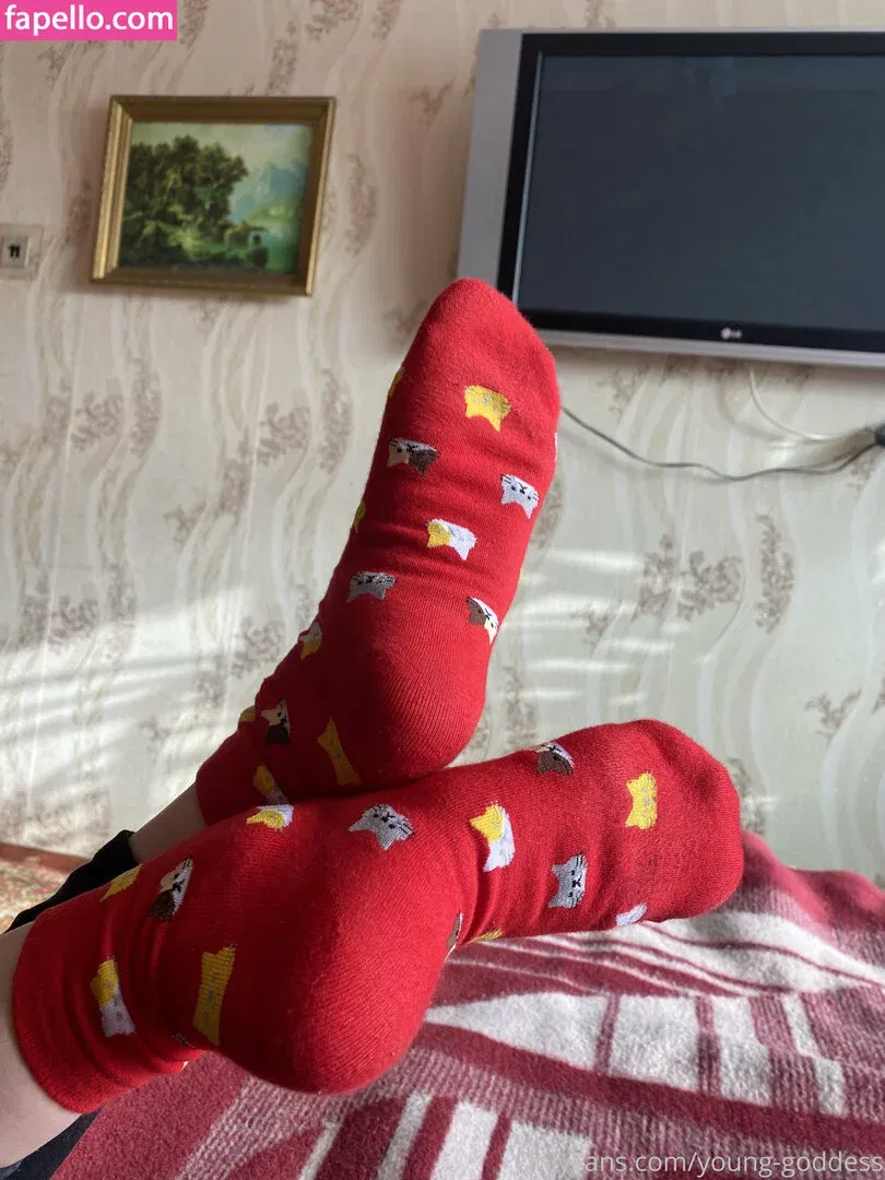 young-goddess Onlyfans Photo Gallery 