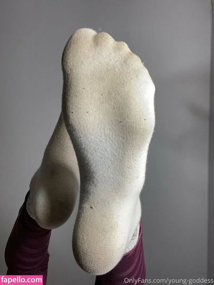 young-goddess Onlyfans Photo Gallery 