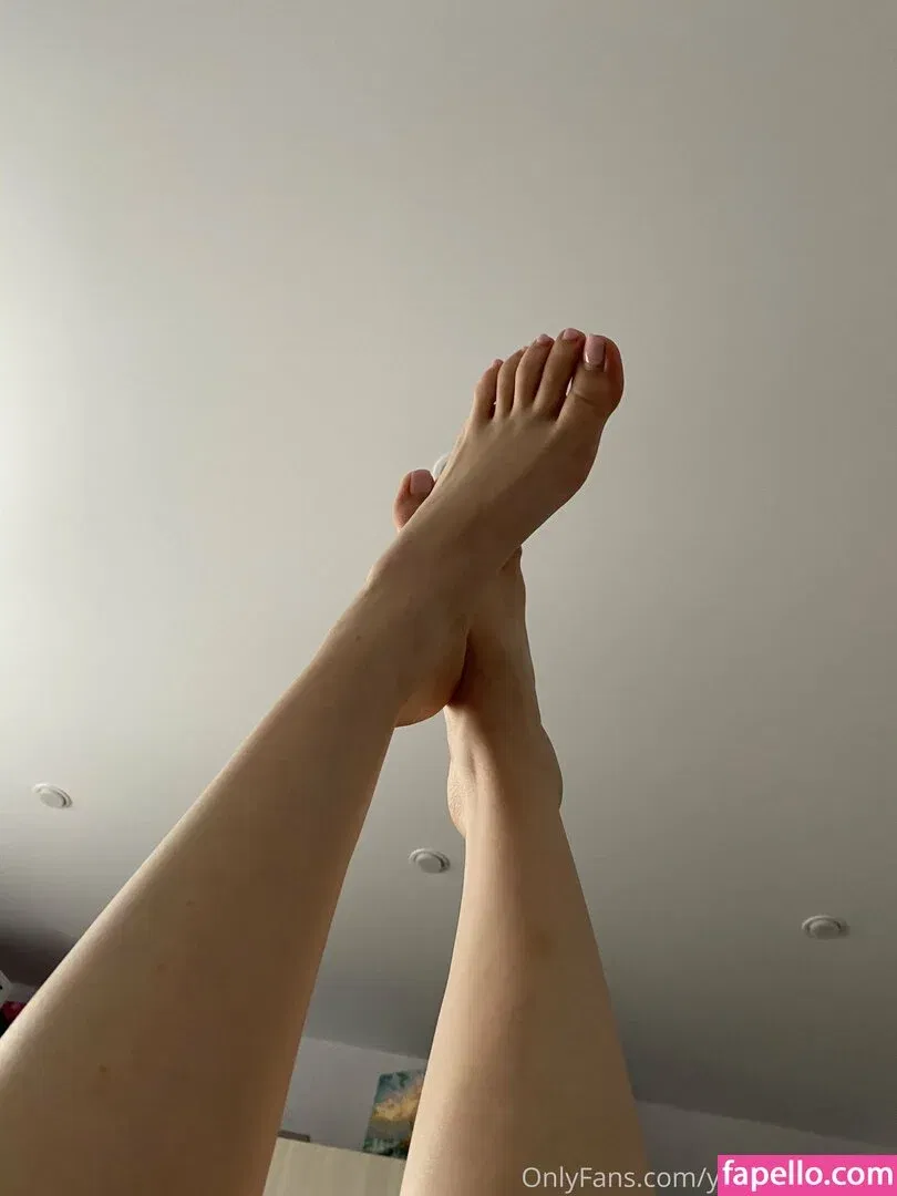 young-goddess Onlyfans Photo Gallery 