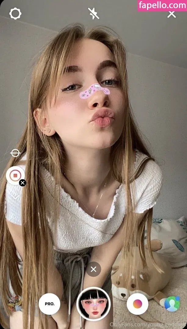 young-goddess Onlyfans Photo Gallery 