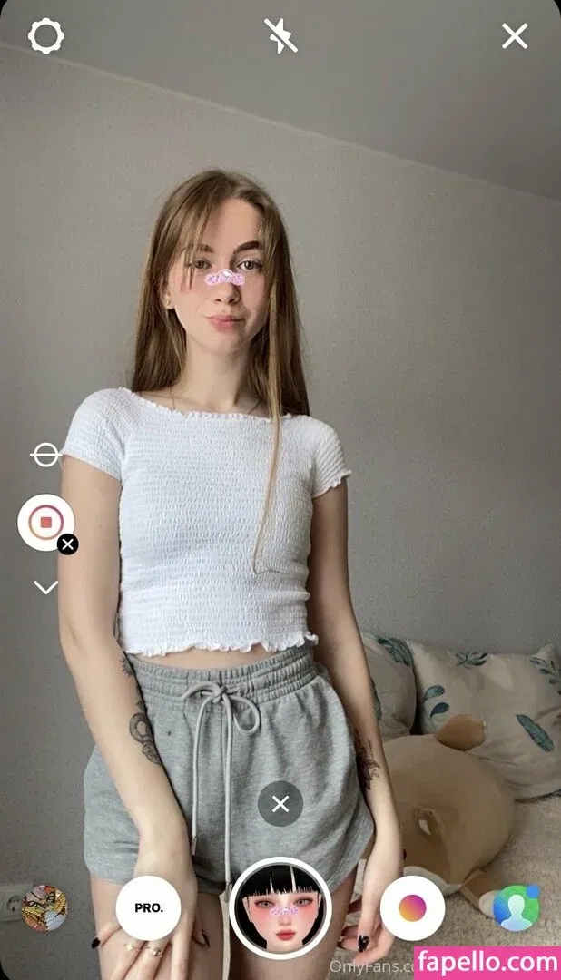 young-goddess Onlyfans Photo Gallery 