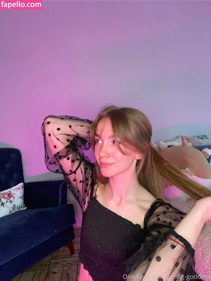 young-goddess Onlyfans Photo Gallery 