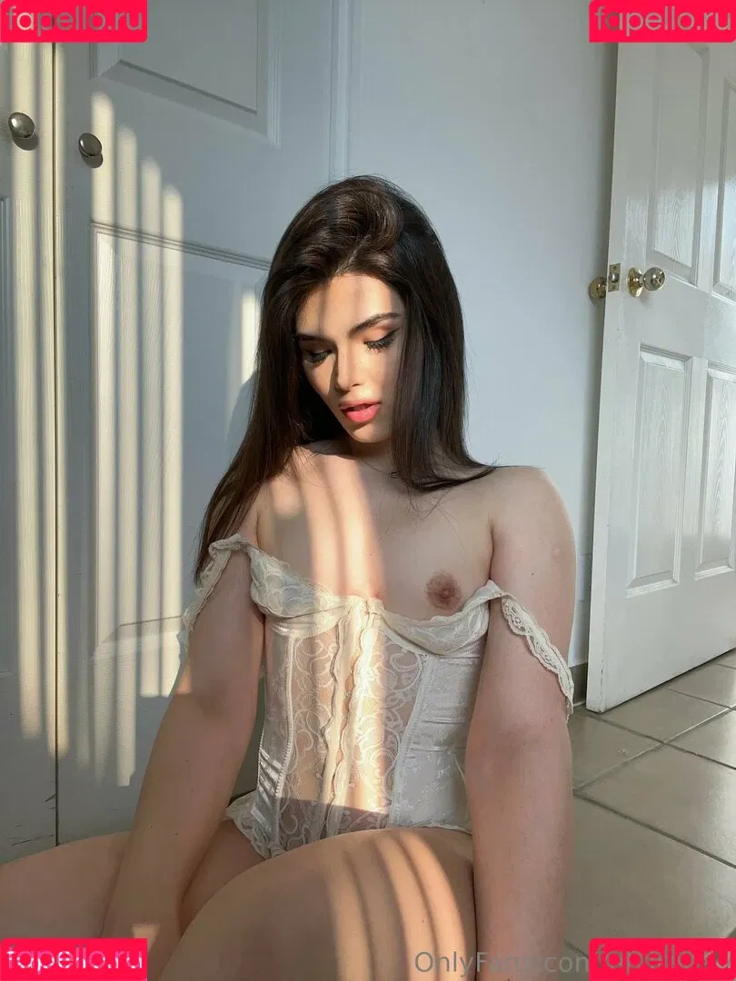 elvirarelv Onlyfans Photo Gallery 
