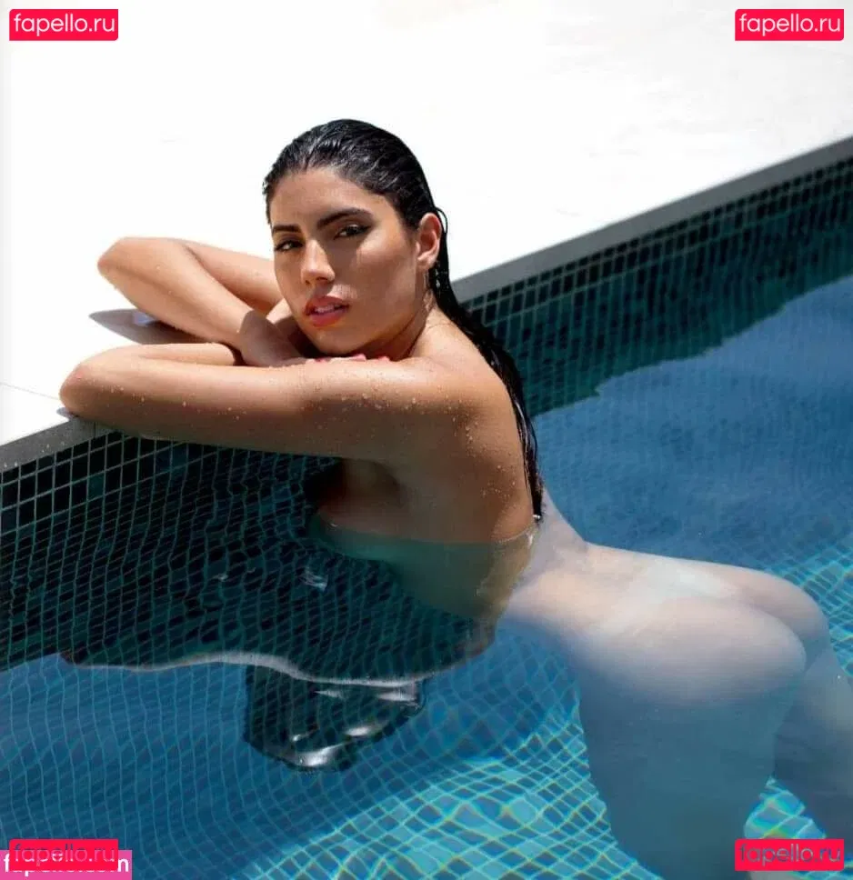 Plum sg Onlyfans Photo Gallery 